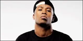 ''M'en fous que t'es bourré moi, je vais pas blaguer 
On remet ça après ton rétablissement 
Fais pas ton show dans notre établissement''