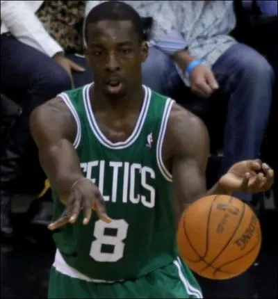 Qui est ce joueur des Celtics ?
