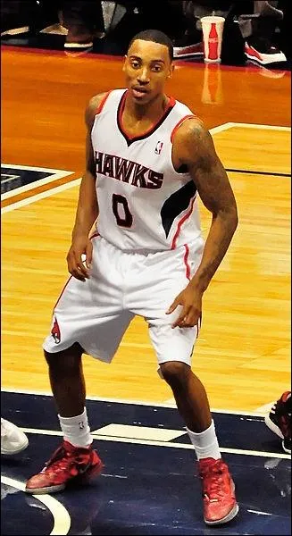 Qui est ce joueur des Hawks ?