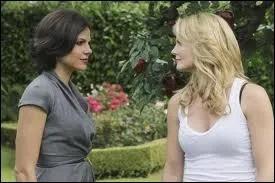 Comment Rgina veut-elle tuer Emma ?