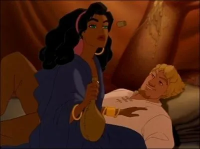 Comment s'appelle le capitaine des gardes dont est tombe amoureuse la belle bohmienne Esmeralda ?