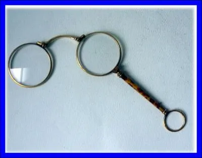 Comment s'appelle celui-ci, qui comporte deux verres cercls, cette fois ?