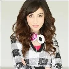 Comment s'appelle la copine de Deuce ?