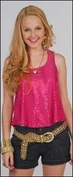 Et elle chante 'Entre tu y yo' avec :