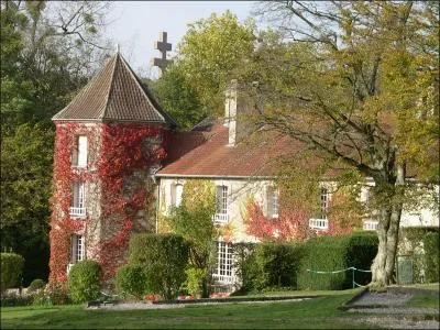 Comment s'appelait la maison o est mort le gnral De Gaulle ?