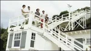 Comment s'appelle le premier single des One Direction ?