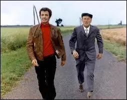 Nous le retrouvons aux cts de Bourvil. Dans ce film Jean-Paul Belmondo joue le rle d'Arthur Lespinasse. Il s'agit de ...