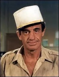 Dans quel film Jean-Paul Belmondo joue le rle du sergent Pierre Augagneur ?