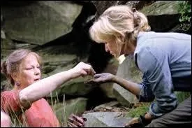 Dans cet autre pisode, qui se passe dans un spa, elles rnovent la cascade du parc de l'htel. Elle vont dcouvrir le pot-aux-roses dans cette affaire, grce  quel moyen ?