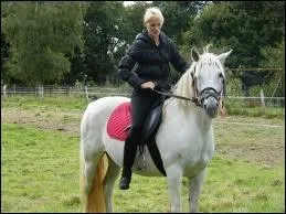 A partir de quelle ge peut t-on faire de l'quitation sans bombe ?