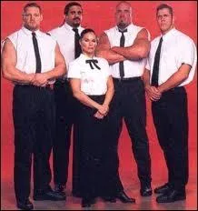 Quelle Diva tait membre de  Right to Censor , gang en activit  la WWE au dbut des annes 2000 ?