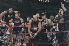 Quel tait le nom de ce clan compos de catcheurs issus de la WCW et ECW ?