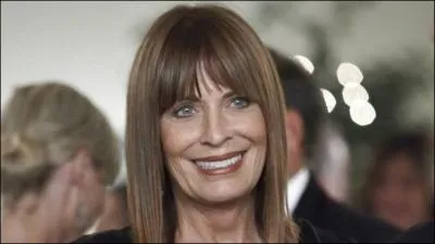 Megan a une fille ado alors qu'elle a 50 ans bien sonns, histoire de rajeunir le personnage ! Mais l, en photo, qui est-ce ?