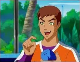 Comment s'appelle le garon qui n'aime pas Josh ?