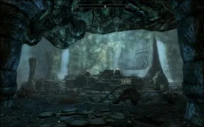 Comment s'appelle le tertre o vous vous rendez pour retrouvez la pierre de dragon pour Farengar feu-secret ?