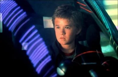 Dans le film  AI : intelligence artificielle , qui interprte un  Robot d'amour  dernier cri ?