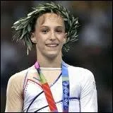 Qui est cette gymnaste qui a t championne olympique aux barres en 2004 ?