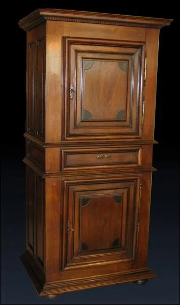 Quel est ce meuble typque du style Louis XIII ?