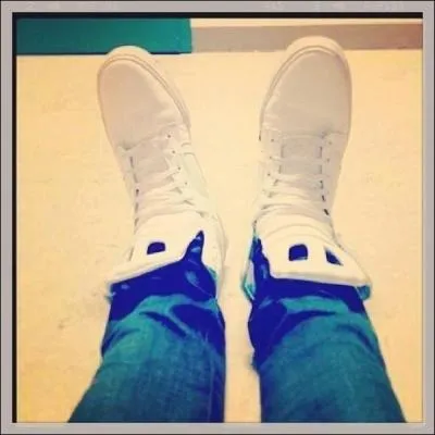 A qui sont ces chaussures ?