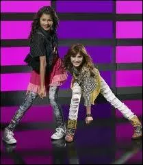 Quelle est la srie o deux copines passent une audition dans une mission de danse ?