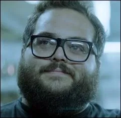 Comment s'appelle le cameraman du mariage dans Rec 3 ?