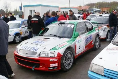 La Hyundai Accent WRC a t pilot par ?