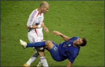 Restons dans le foot avec ce magnifique ''coup de boule'' de Zinedine Zidane en finale de la Coupe du monde 2006. Quelle est la nationalité du joueur qui en fut victime ?