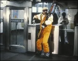 Quel film culte commence par cette rplique :  S'il vous plait, Monsieur, le train pour Bourg Saint Maurice, c'est o ? C'est pas affich l !   ?