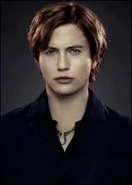 Qui est ce vampire, le dernier  arriver dans la famille Cullen ?