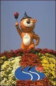 Quels Jeux Olympiques ont eu pour mascotte officielle le tigre Hodori ?