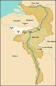 Laquelle de ces villes est belge et arrose par la Meuse ?