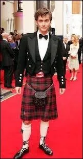 L'cossais David Tennant, le meilleur des Dr Who, est parfait en kilt. Le kilt a t port de tout temps...