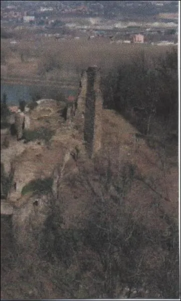 Des ruines furent dcouvertes lors de la destruction du vieux Givors. Ce sont les ruines du...