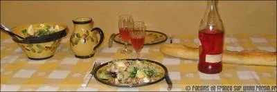 Faisons plaisir  certains (et surtout certaine) d'entre vous, que ne trouve-t-on pas dans une salade vosgienne ?