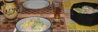 Traversons la France, direction la Bourgogne, quel ingrdient fait partie d'une salade bourguignonne ?