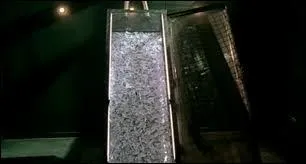 Dans quel  Saw  y a-t-il le  cercueil  comme jeu ?