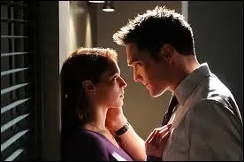 Qui a eu une relation en plein milieu de la saison 2 ?