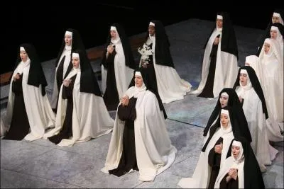 Quel ordre religieux intgra-t-elle ds l'ge de 15 ans, aprs avoir obtenu une drogation du pape Lon XIII ?