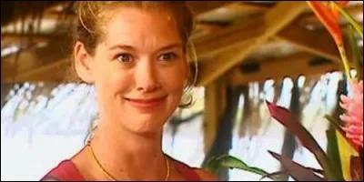 Lorsque Christian arrive sur l'île, Johanna sort avec :