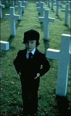 Comment s'appelle le petit garon qui terrifie tout le monde dans  La Maldiction  de William Friedkin ?