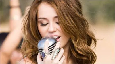 Qui est cette chanteuse ?