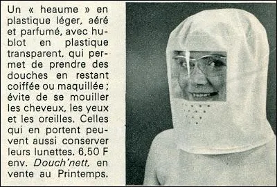 Comme on peut le voir, cet accessoire tait mis en vente dans les grands magasins. Il servait  se doucher... ?