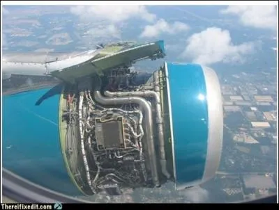 Considrant que la photo a t prise depuis l'avion en vol, on peut penser que le passager a du sang-froid car la photo est nette ! Pour les cinphiles, c'est presque l'illustration de la srie...