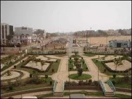 Cette ville sngalaise est la quatrime ville de son pays. Elle possde plus de 286 989 habitants. Le footballeur Tony Sylva y est n. Connaissez-vous donc cette ville ?