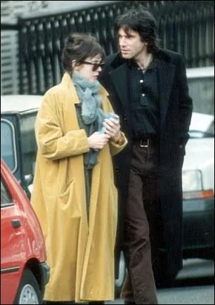 Un autre grand amour de la vie d'Isabelle Adjani est celui d'un acteur reconnu pour son talent, le britannique... ?