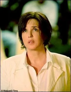 ARTE diffuse, avant le cinma, un film dramatique qui rencontre un succs de TV norme, avec plus de 2 millions de spectateurs. Isabelle Adjani y est exceptionnelle, mme si le reste du casting ne suit pas...