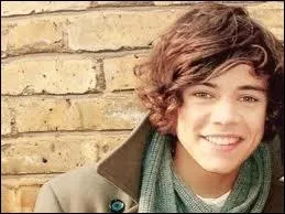 Il vient de Holmes Chapel.