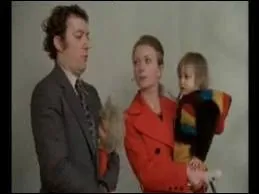 Enfin, quel est ce film avec les Charlots o Coluche joue un visiteur d'appartement ?