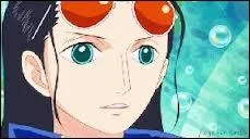 C'est la deuxime femme  avoir rejoint l'quipage, elle porte dsormais des lunettes sur sa longue chevelure brune, elle a atterri sur un pont hivernal en construction, qui est-ce ?