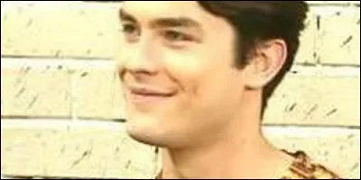 Olivier va finir par tomber follement amoureux de :